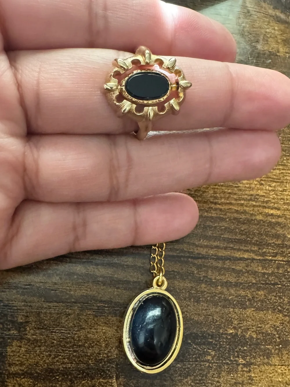 Rare Avon reversible ring size 8 and reversible necklace bundle
